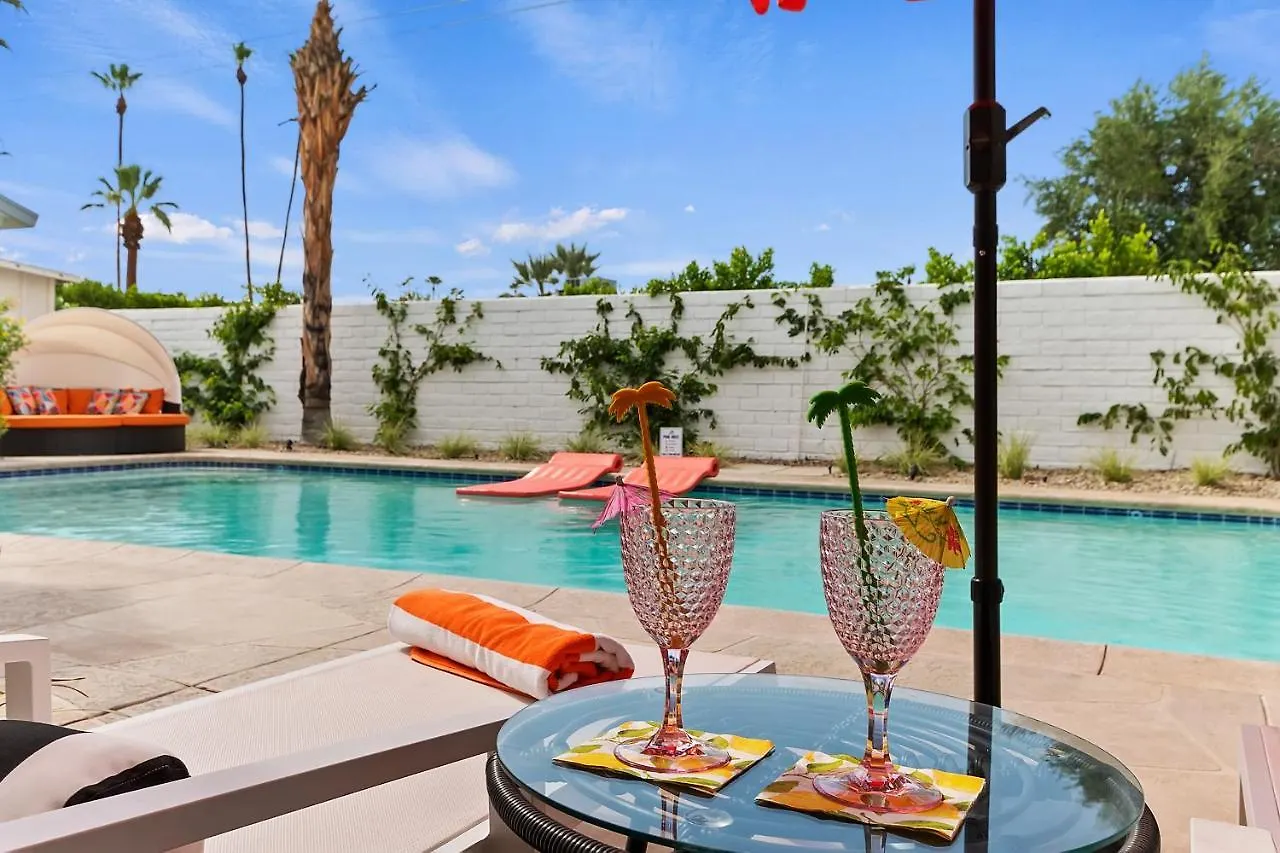 Holiday home Tropicale Palms - Luxe 3 Bedroom With King Beds And 3 Baths Palm Springs United States